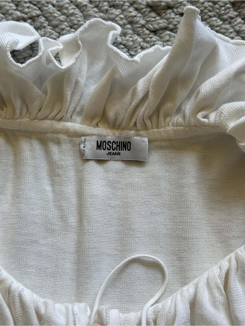 Vintage Y2K Moschino Jeans white knit ruffle top with tie and Moschino patch S - Picture 5 of 6